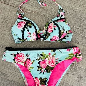 Betsy Johnson Floral Bikini Set!! (Size: S)